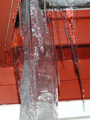 Closeup of large icicle #4