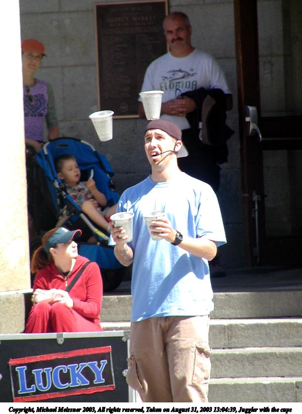Juggler with the cups
