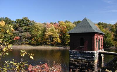 Fall at the Waltham water reservoir
