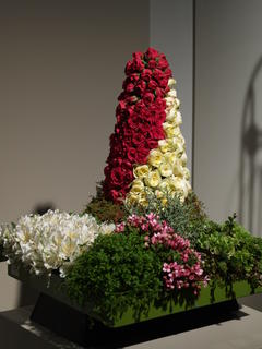 Flower arrangement by Sue Ellen deBeer