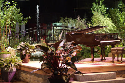 Piano and fountain