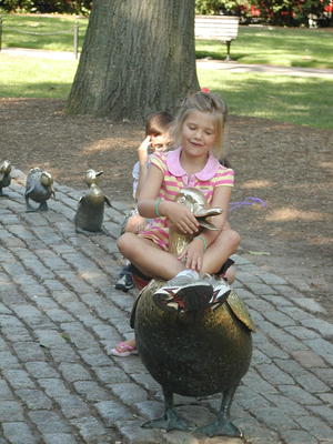Kids and the duck sculptures #4