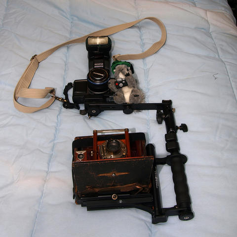 Nutzo, Seneca camera on flash bracket