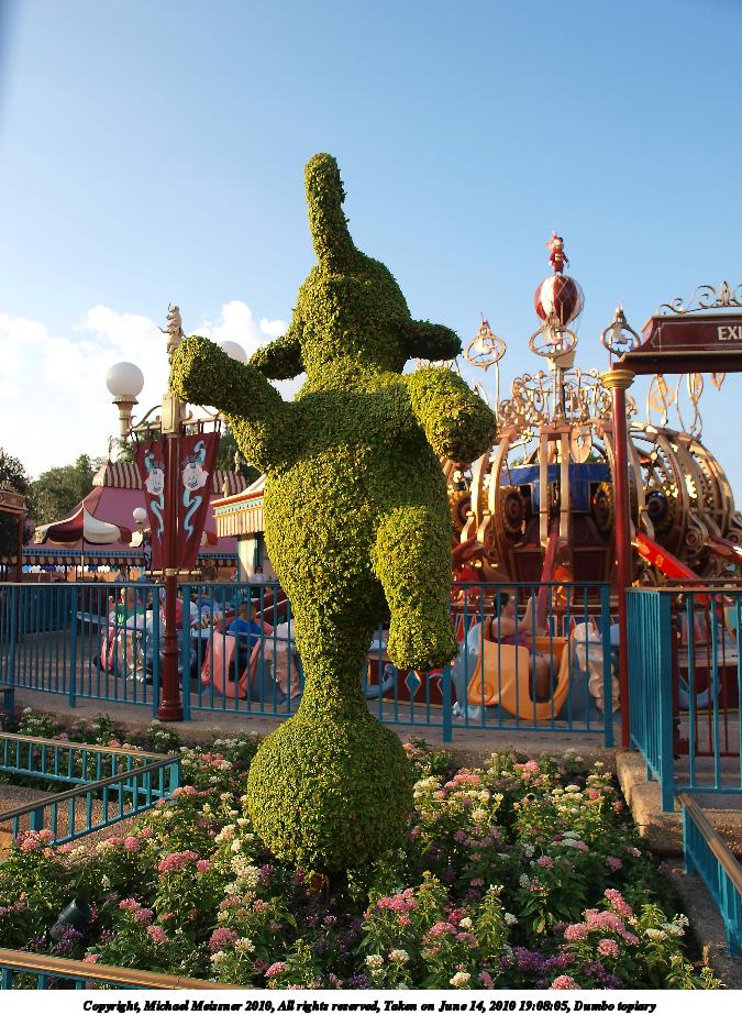 Dumbo topiary