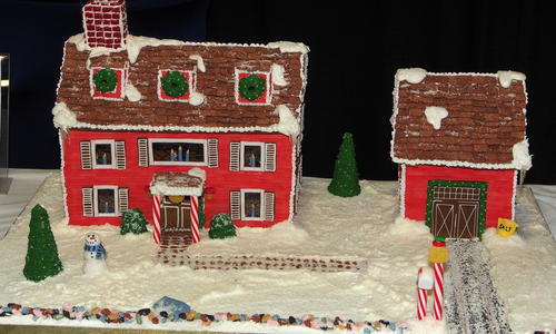 Gingerbread red house