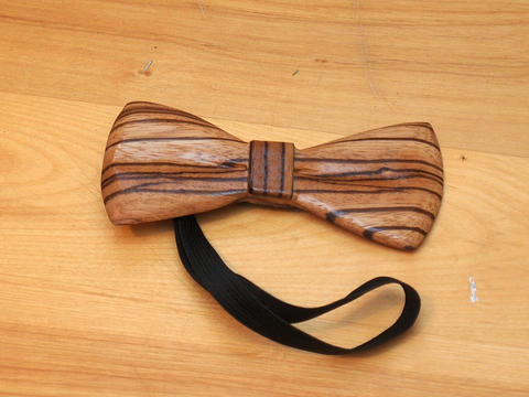 Wooden bowtie