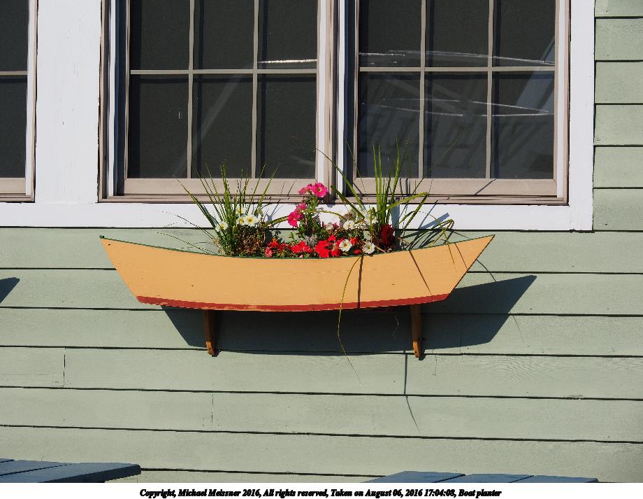 Boat planter