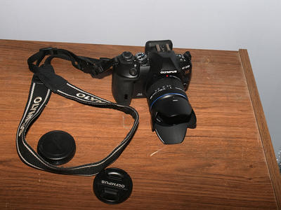 Olympus E-510 + 14-42mm lens