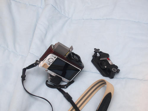 Olympus E-PM2, Gariz half leather case, Peak Design camera capture