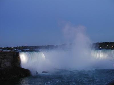 Horseshoe falls lit up