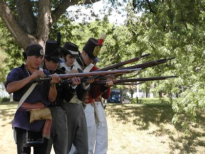 Loading the smooth bore gun