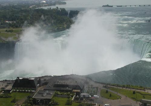Horseshoe falls from the Minolta tower #3