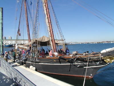 Amistad Replica