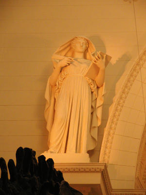 Statue in the Field museum #3