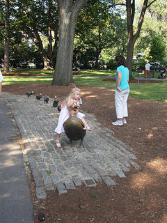 Make way for ducklings statues #2