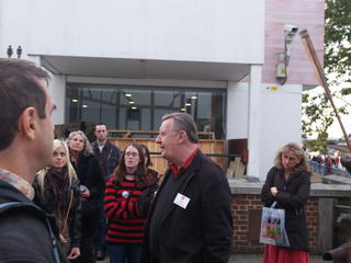 Tourguide at the Globe theater