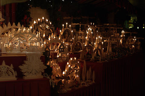 Creche sets at night