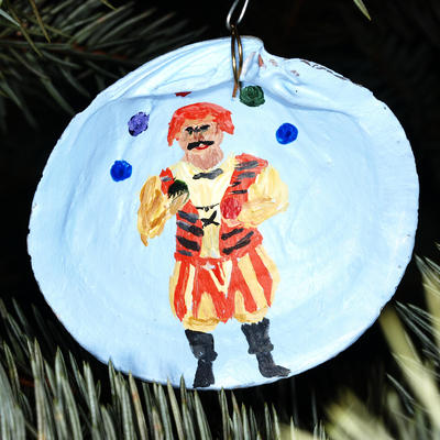 Juggler shell ornament