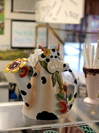 Cow teapot