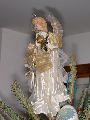 Angel tree topper