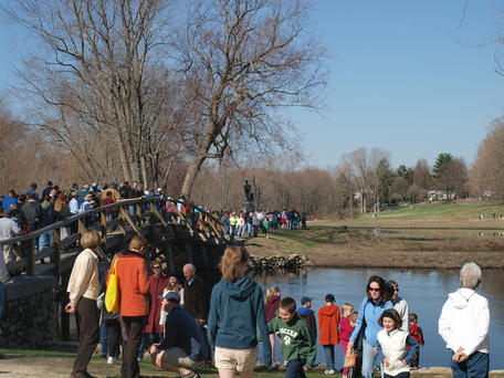 North bridge crowds