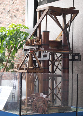 Da Vinci water wheel model