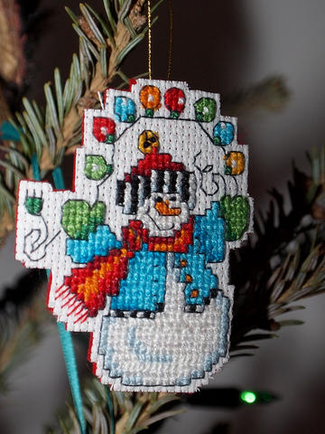 Juggling snowman ornament