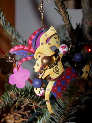 Juggling dog ornament