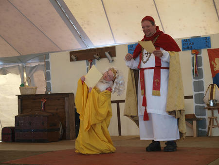Pope & cardinal's Noah show #3