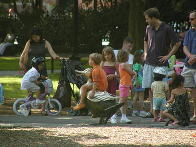 Kids and the duck sculptures