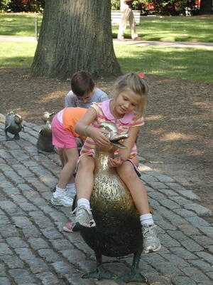 Kids and the duck sculptures #3