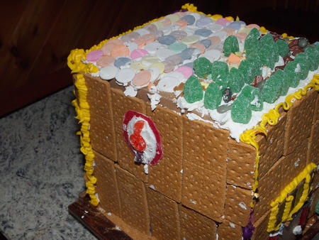 Liz, Gwen, and Krissy's edible house #3