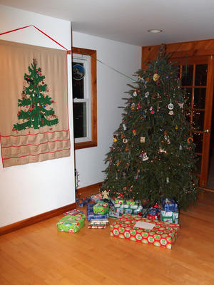 Christmas tree and presents