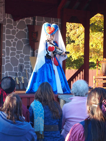 Queen of hearts at the final show #2