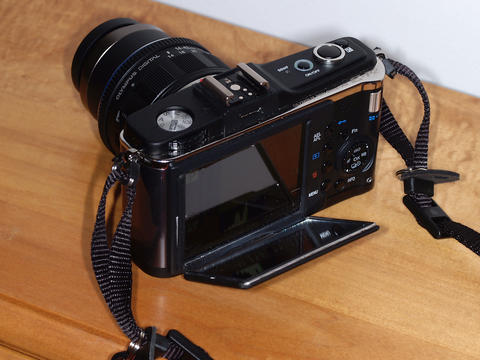 E-P2 with Flipbac (open horizontally)
