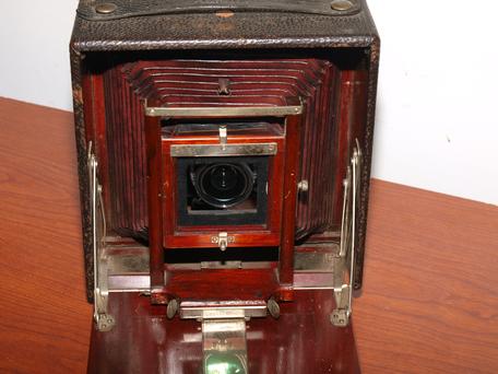 Front view with E-P2 inside the Kodak pony premo