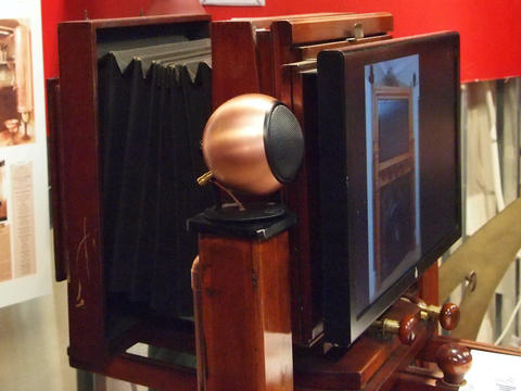 Monitor as a view camera