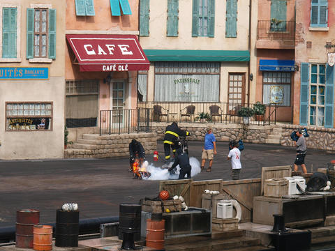 Lights, Motors, Action! Extreme Stunt Show #25