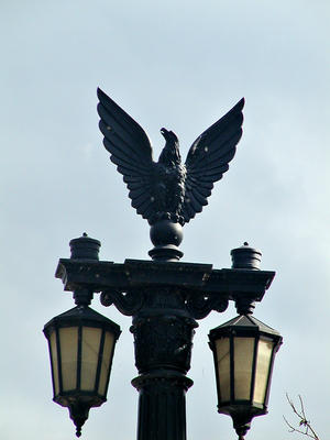 French King bridge statue