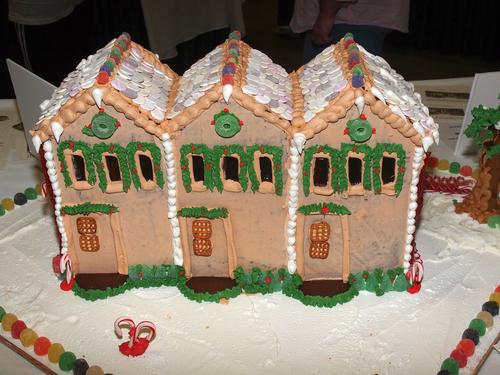 Gingerbread house by Le Cordon Bleu #2