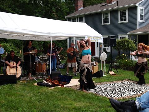 Diablois in Musica and belly dancers #3