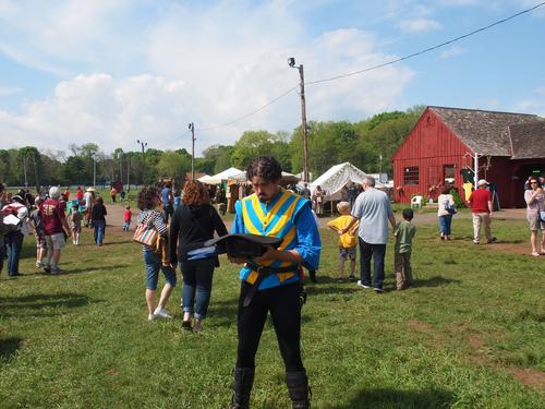 Please fill this empty hat