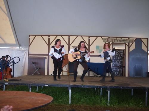 Vixens en Garde at the finale #2