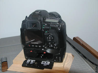 E-3 with HLD-4 and mounting base