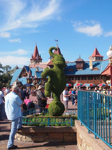 Dumbo topiary