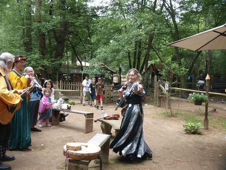 Cue the Shaunough-ettes