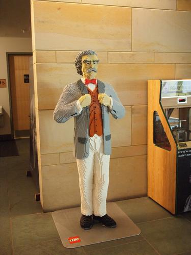 Mark Twain in legos