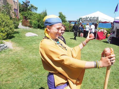 A gypsy and her potatos