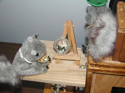 Livinia painting queen Vickie