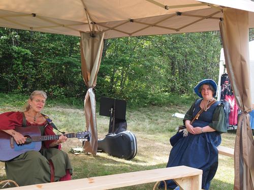 The Dirge Queen and Gia